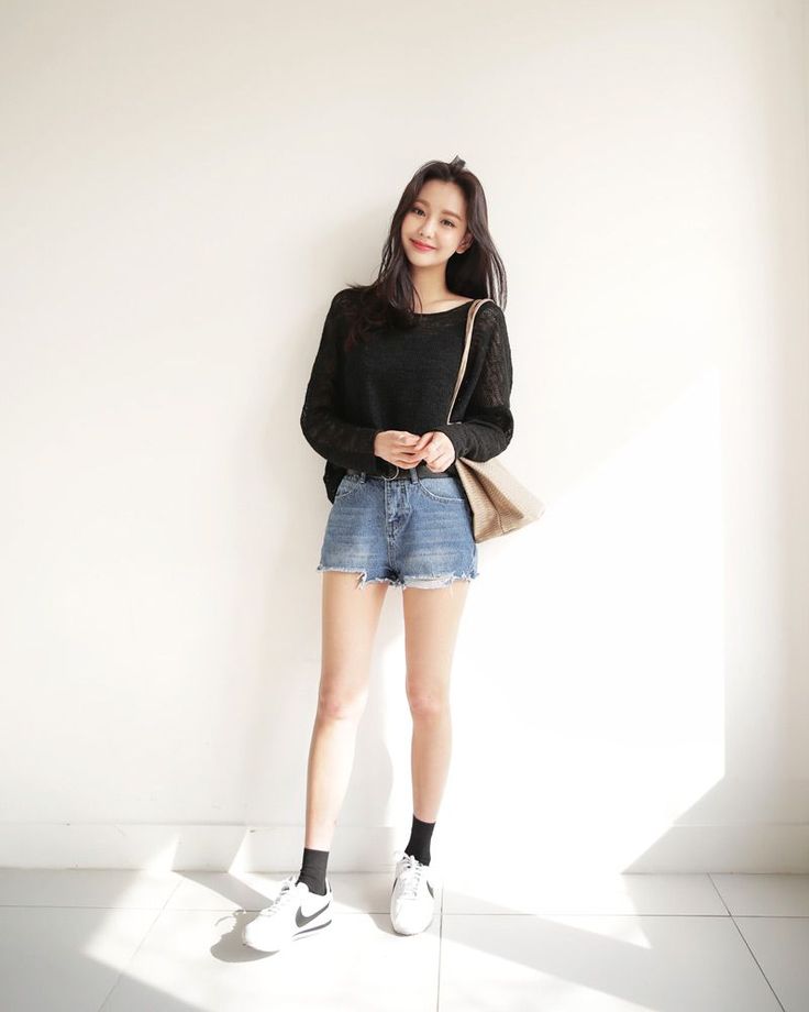 #Dahong style2017 #SungSin Main Basket, Denim Looks, Korean Fashion Outfits, K Fashion, Style Japonais, Korean Girl Fashion, Korean Fashion Trends, Ulzzang Fashion, Pinterest Fashion