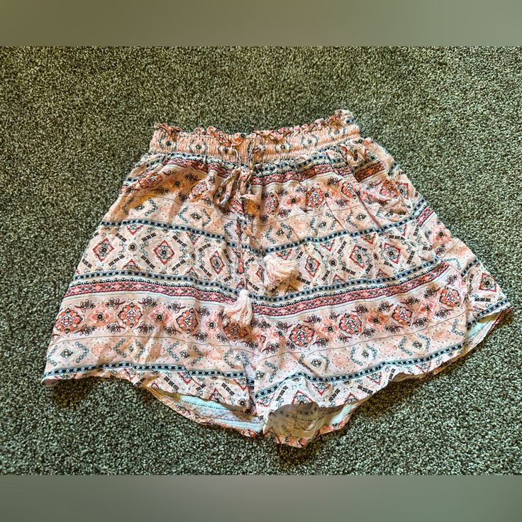 Never Been Worn, Size Xs. They Also Have Pockets. Pink Casual Short Bottoms, Casual Pink Short Bottoms, Casual High Waist Pink Shorts, Casual Pink High-waisted Shorts, Casual Pink Short Pants, Casual Pink Pants With Built-in Shorts, Casual Pink Bottoms For Day Out, Shorts Women, Pink Black