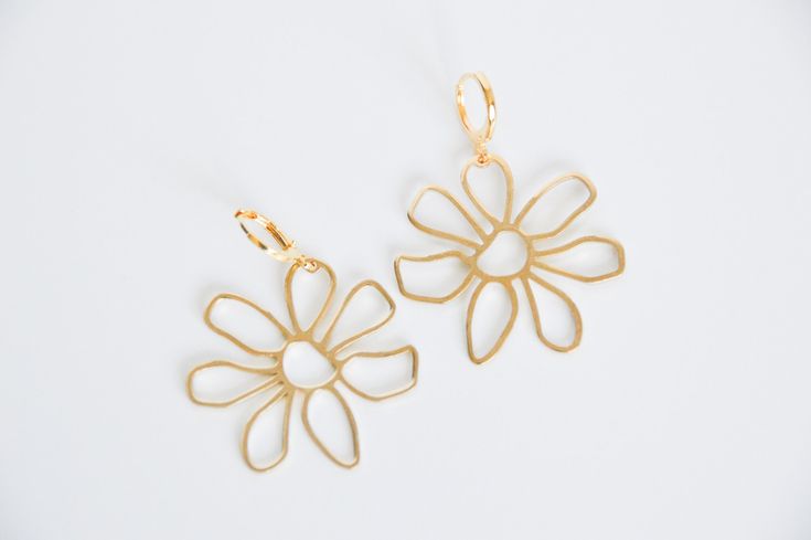 Flower Power Acrylic Dangle Earring   This earring is lightweight and dainty!  - Earring posts are hypoallergenic. - Earring is made with a gold plated brass post and an  acrylic charms. ᕱ Jewelry Care ᕱ Store in a cool, dry place. Trendy Handmade Gold Flower Earrings, Trendy Gold Hoop Earrings With Flower Charm, Gold Flower Clip-on Earrings For Spring, Spring Nickel Free Gold Flower Earrings, Spring Gold Flower Earrings Nickel Free, Spring Gold Nickel-free Flower Earrings, Trendy Gold Flower Charm Earrings, Gold Clip-on Earrings For Spring Gift, Gold Dangle Flower Earrings For Spring