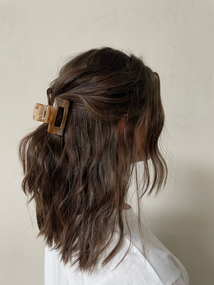 Hairstyles Glasses, Hairstyles Names, Rambut Brunette, Brown Hair Inspo, Women's Hairstyles, Medium Hairstyles, Hair Stylies, Bohol, Winter Trends