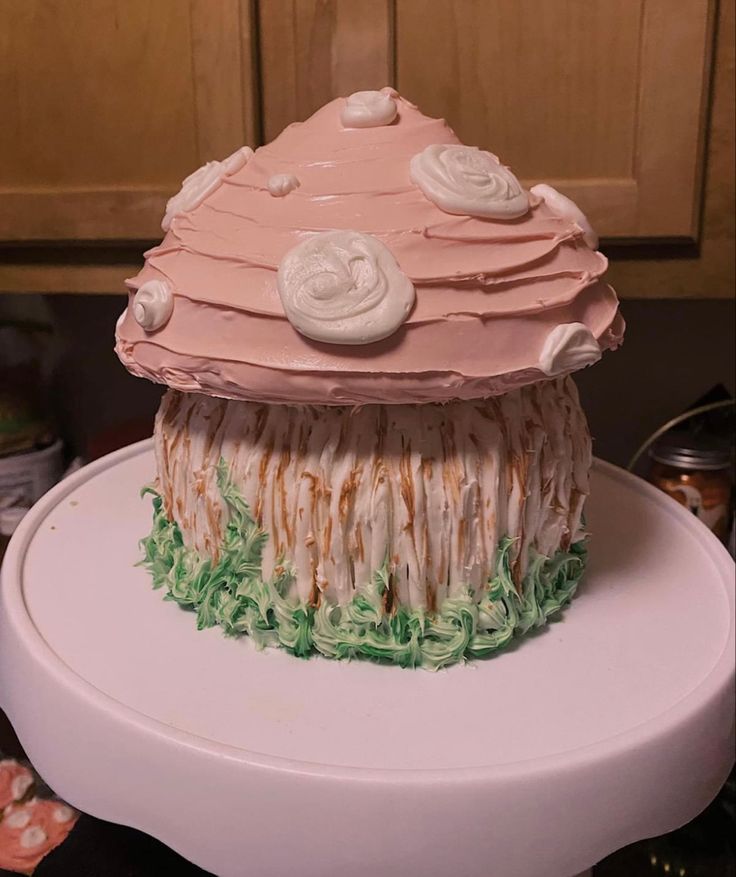 there is a cake that looks like it has icing on top