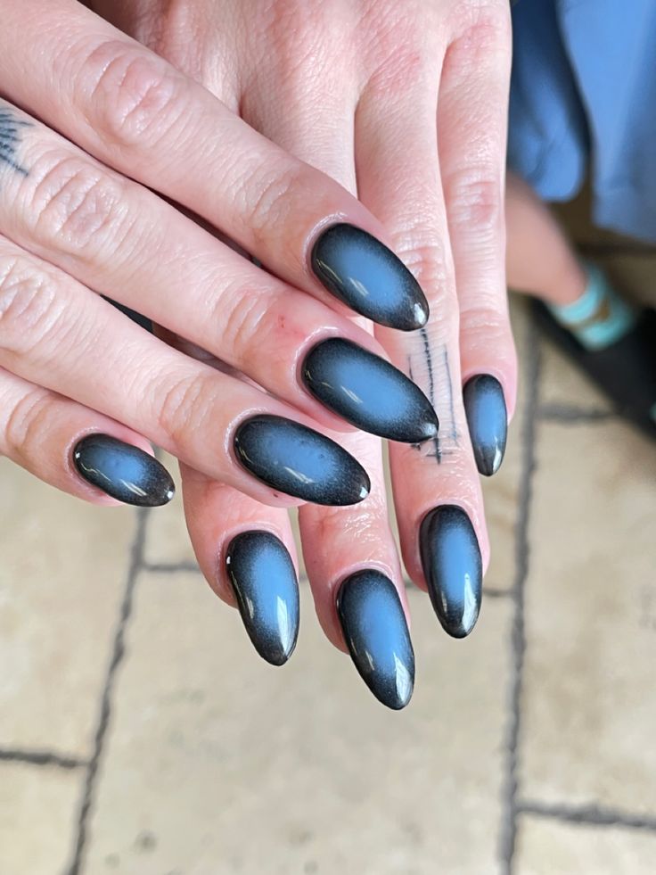 Nails Black And Blue, Black And Blue Nails Short, Aura Nails Black And White, Black Aura Nails Short, Black With Blue Chrome Nails, Aura Short Nails, Aura Nails Black, Navy Aura Nails, Aura Almond Nails