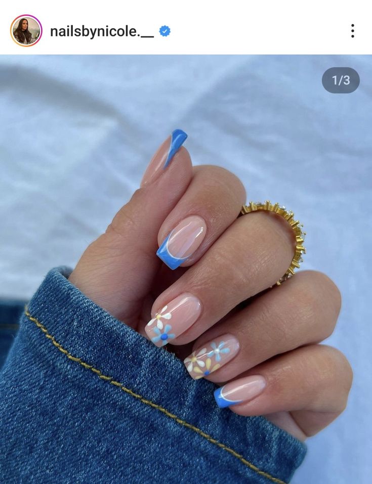 City Break Nail Ideas, Square Vacation Nail Designs, Nails For Iceland, Greece Style Nails, City Break Nails, Blue Biab Nails Designs, Barca Nails, Crete Nails, Europe Trip Nails