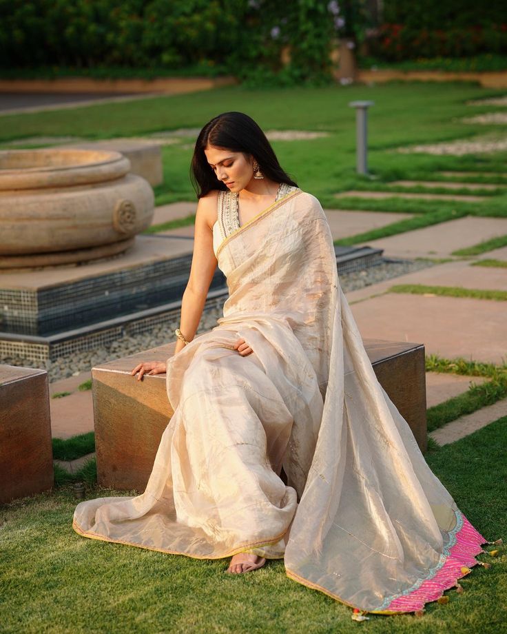 Golden Tissue Saree, Ivory Saree, Malavika Mohanan, Floral Print Sarees, Wedding Saree Collection, Tissue Saree, Traditional Indian Outfits, Ruched Bodycon Dress, Modern Outfits