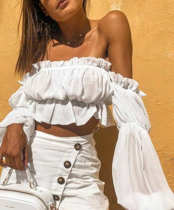 Cute Dresses For Party, All White Outfit, Flirty Dresses, Womens Fashion Inspiration, Shorts Casual, Bag Trends, Blouse White, Crop Top Blouse, Cute Summer Outfits