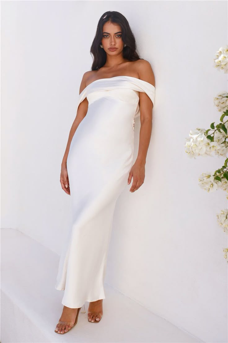 Length from bust to hem of size S: 130cm. Chest: 40cm, Waist: 36cm, across front only of size S. Maxi dress. Semi-lined. Model is a standard XS and is wearing size XS. True to size. Non-stretch. Satin. Padding to the top. Off-the-shoulder design. Inner grip. Zipper with hook eye closure. Cold hand wash only. Polyester. Does it get any better than this? We're in absolute love with the Precious Pearl Satin Maxi Dress. Featuring a gorgeous off-the-shoulder design and a silky, satin silhouette. Styl Bridesmaids Champagne, Reception Dress Ideas, Wedding Rehearsal Dress, Future Wedding Dress, Baptism Centerpieces, Bodycon Dress Formal, Baby Shower Dress, Dress Champagne, Engagement Proposal