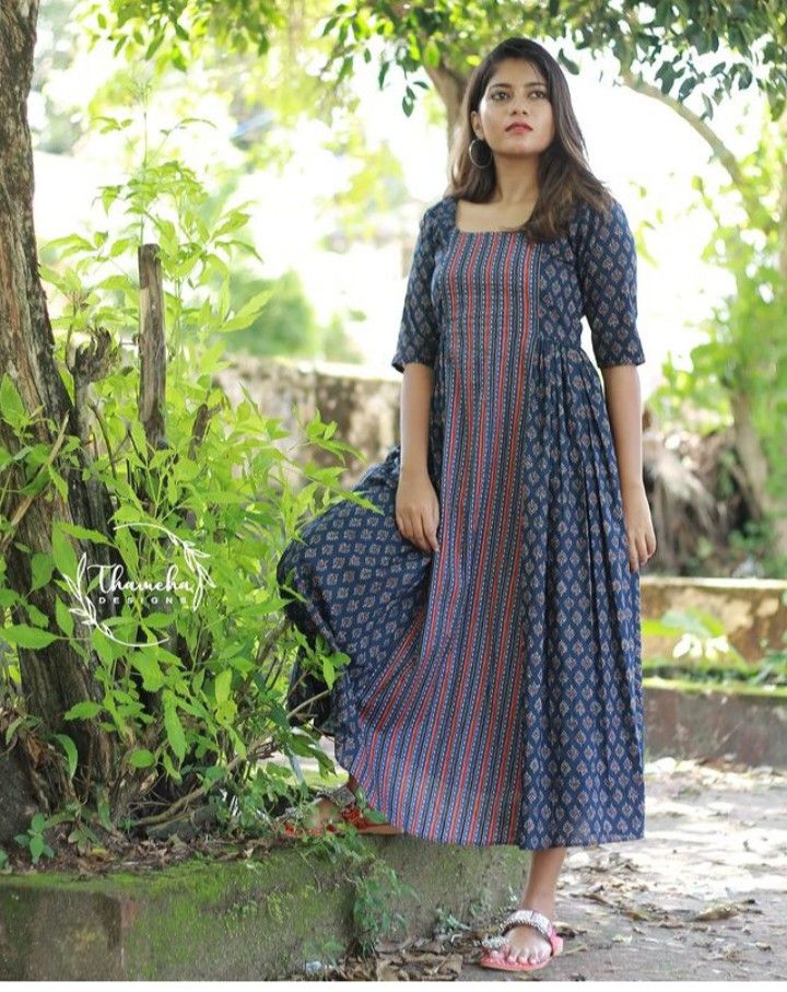 Feeding Dresses, Salwar Neck Designs, Simple Frock Design, Stylish Kurtis Design, Simple Saree Designs, Women Dress Collection, Simple Frocks, Simple Kurta Designs, Frock Patterns