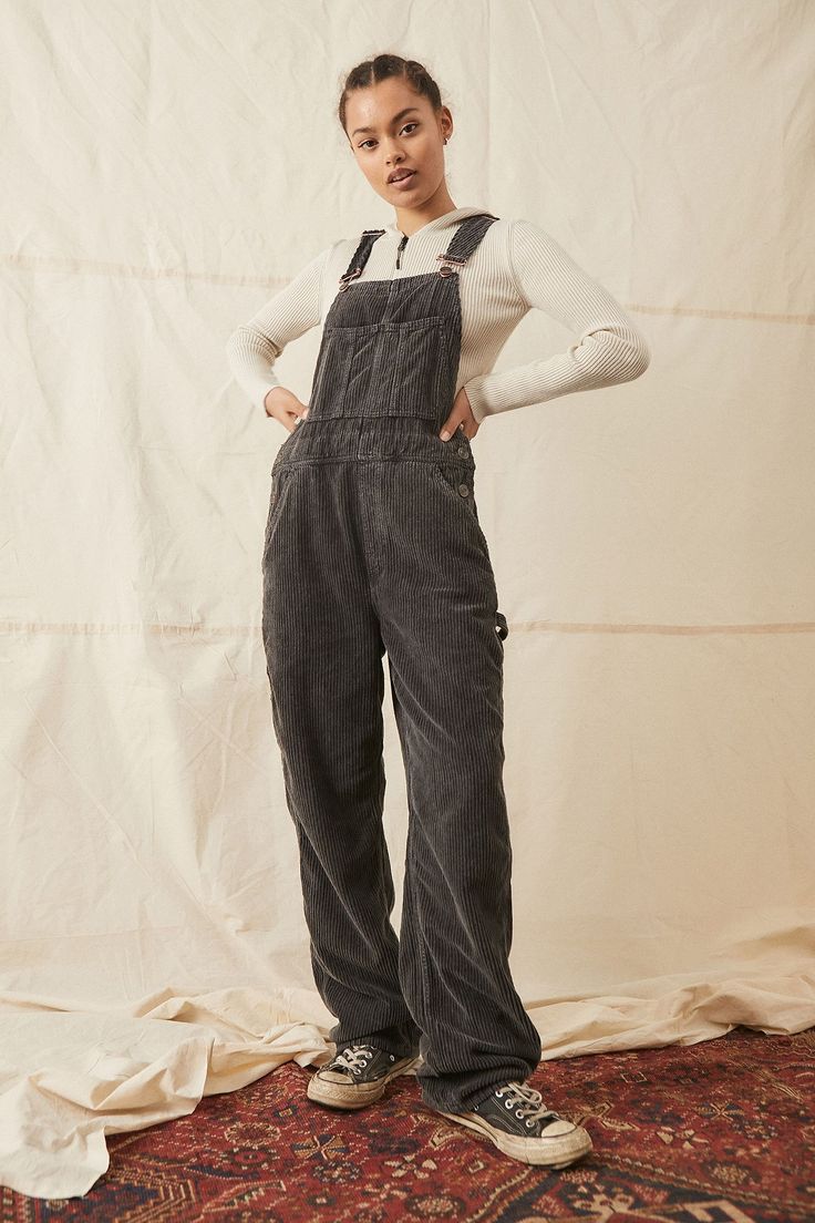 Dungarees Aesthetic, Black Overalls Outfit, Dungaree Outfit, Black Dungarees, Corduroy Dungarees, Overalls Outfit, Black Overalls, Overalls Women, Dungarees