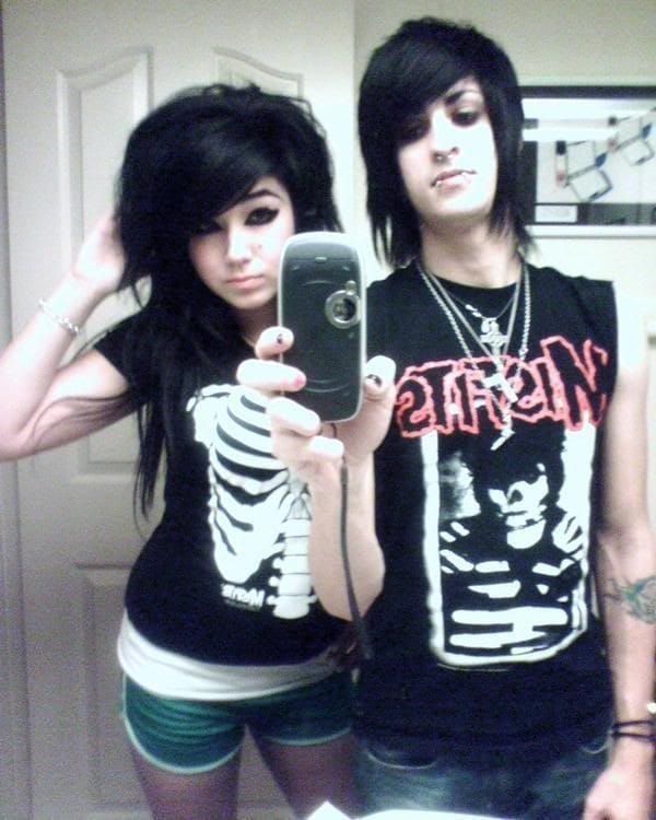 Emo Style 2000s, 2010 Emo, Amor Emo, Emo Mode, Princesa Emo, Weird Fashion Trending, Chica Punk, Emo Couples, Emo People