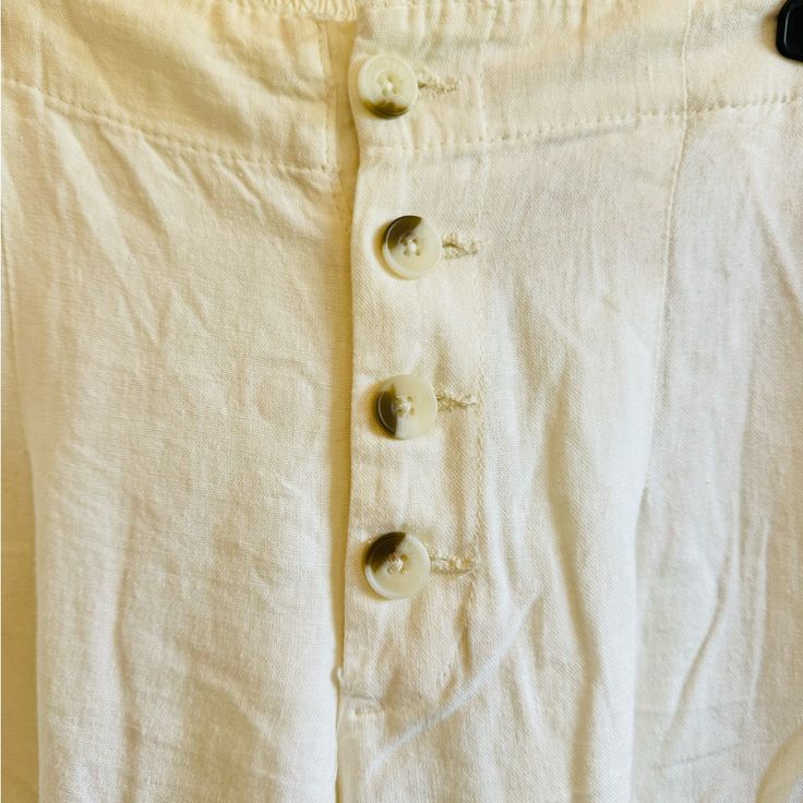 Size L Never Been Worn Nwot High Waist Linen Bottoms With Buttons, Short Bottoms With Buttons For Daywear, Cotton Bottoms With Button Closure For Daywear, Casual Daywear Bottoms With Button Closure, Casual Bottoms With Button Closure For Daywear, Relaxed Fit Bottoms With Button Cuffs For Daywear, Summer Wide Leg Bottoms With Button Cuffs, Short Daywear Bottoms With Buttons, Fitted Bottoms With Buttons For Daywear