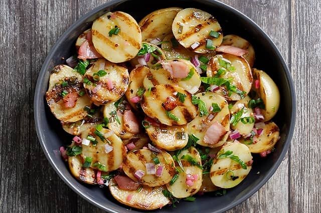 Brilliant Potato & Bacon BBQ Salad - Tailgater Magazine Potato Salad Sweet, Hot German Potato Salad, German Potato Salad Recipe, Barbecue Sides, Bbq Salads, Oh Sweet Basil, German Potato, German Potatoes, Resep Salad