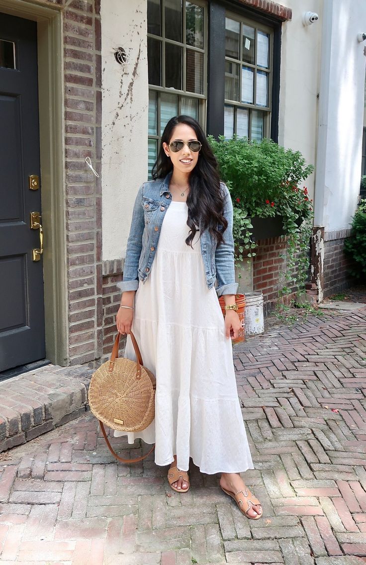 favorite-neutral-white-dress-summer-outfit-ideas Maxi Dress Converse Outfits, Casual White Dress Long, Petite Maxi Dress Summer, Long Dresses Casual Maxi Summer Outfits, Long White Skirt Outfit Summer, Vestido Blanco Outfit, White Maxi Dress Outfit, White Maxi Dress Summer, Midsize Outfit