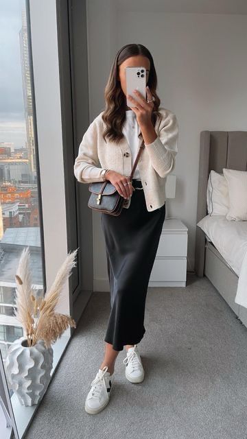 Autumn Petite Outfit, Classy London Outfit, Classy Petite Outfits, Petite Business Casual Outfits, Japan Outfits Spring, London Spring Outfit, Spring Japan, Corporate Girly, Montreal Fashion