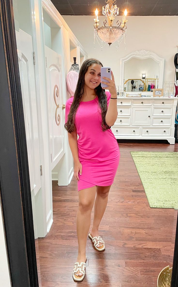 Look hot and stay comfortable in our Addison Dress! This pink-hot short sleeve number features a ruched side and a killer combo of 60% polyester, 35% cotton, and 5% spandex so you can keep cool and look cute all day long. Put the "Fierce" in "Fashionable" with this stylish dress! Dress Everyday, Casual Short Sleeve Dress, Hot Short, Keep Cool, Stylish Dresses, Buying Gifts, Spice Things Up, Pink Color, Hot Pink