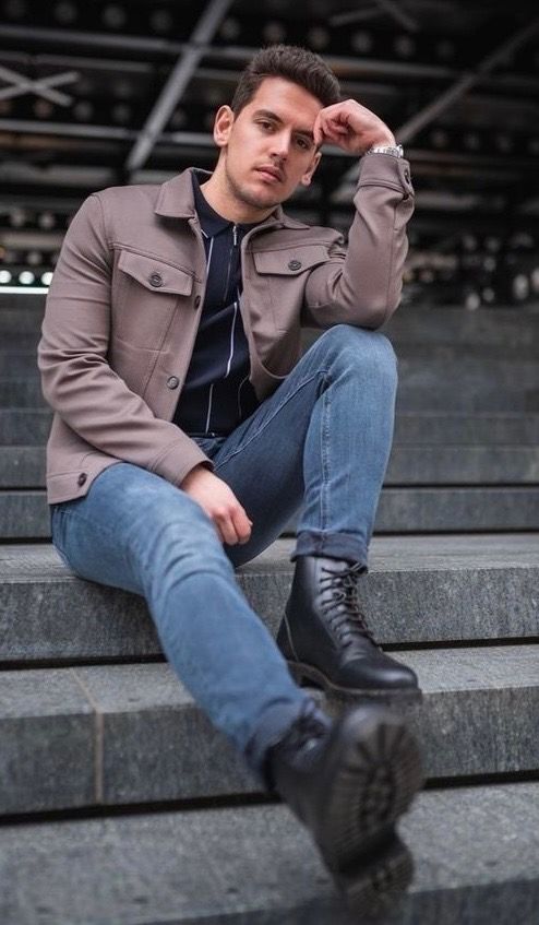 Boots Outfit Men, Minimal Wardrobe, Mens Fashion Suits, Men Fashion Casual Outfits, Mens Casual Outfits, Winter Wear, Well Dressed, Jacket Style, Daily Fashion