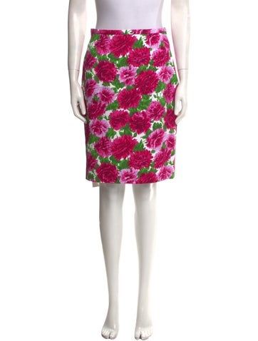 Michael Kors SkirtPinkFloral PrintZip ClosureFit:Skirts by Michael Kors typically fit true to size. Michael Kors Floral Dress, Michael Kors Floral Georgette Dress Pink, Michael Kors Dress Print Salmon, Knee Length Skirt, Knee Length, Print Patterns, Floral Print, Michael Kors, Floral Prints