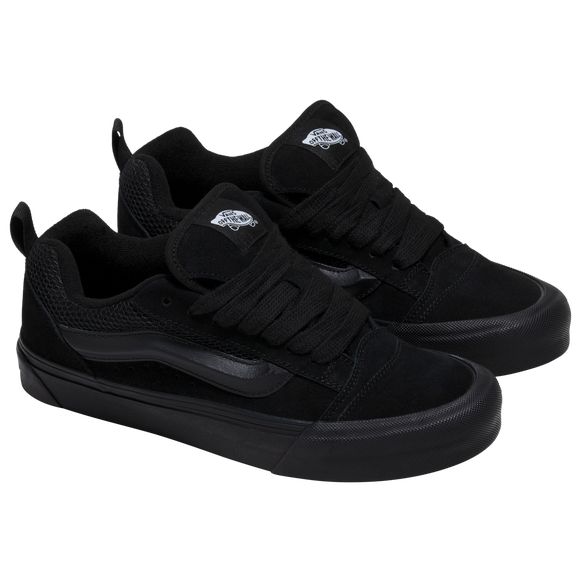 Pretty Sneakers, Shoes For School, Back To School Shoes, Dr Shoes, All Black Shoes, Pretty Shoes Sneakers, Vans Skate, Women Platform Shoes, Cute Nike Shoes