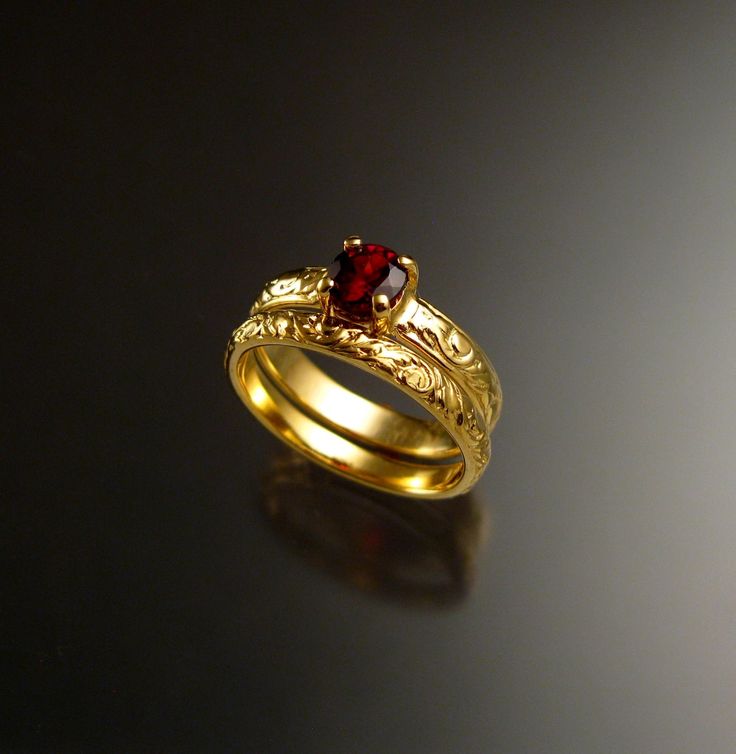 This is a beautiful Natural red Garnet. The 5 mm stone is eye clean and set in 14k Yellow Gold with 3.25mm wide by 1.5mm thick band in a vintage style floral pattern.  Garnet rates a 7 on the Mohs scale for hardness. Comes with matching 2.5mm band.  I can make this ring for you in any size between 4 and 10.  Specify your ring size at check-out. Sapphire Wedding Set, Garnet Wedding Rings, Garnet Ring Vintage, Ruby Wedding Rings, Garnet Wedding, Ruby Ring Gold, Sapphire Wedding Rings, Red Spinel, Future Engagement Rings