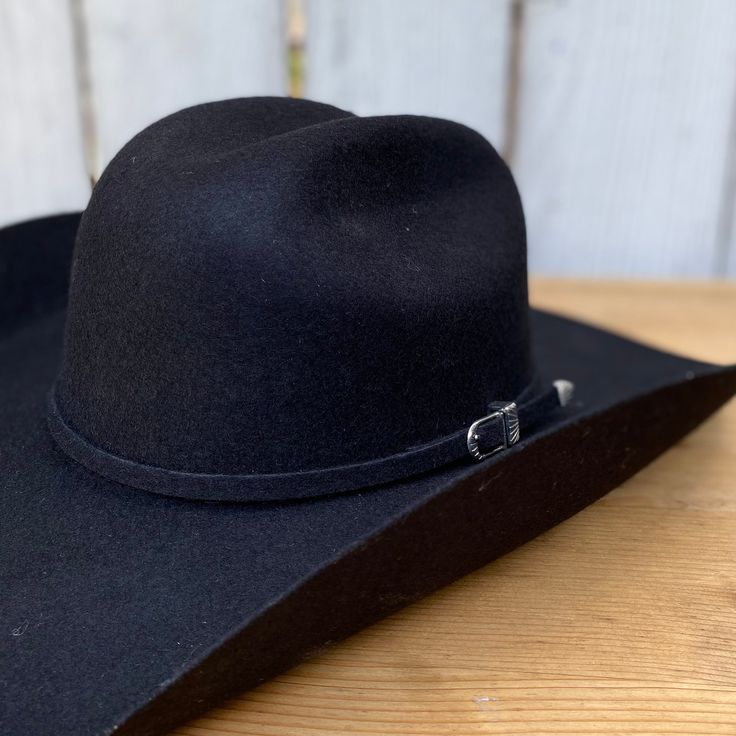 The price INCLUDES tax and shipping within the United States!
The 20X Chihuahua felt hat, presented in a versatile black color, is an excellent choice for those who value the spirit and essence of the cowboy style, even when looking for more economical options. Although its material and quality are modest, this hat offers a unique charm and an affordable opportunity to enjoy the cowboy style. With a 4" brim and a 4 1/4" crown, this hat is ideal for casual events, parties or for those who want to Black Chihuahua, Felt Cowboy Hat, The Cowboy, Cowboy Style, Felt Hat, Cowboy Hat, Unique Charms, Goth Fashion, The Spirit