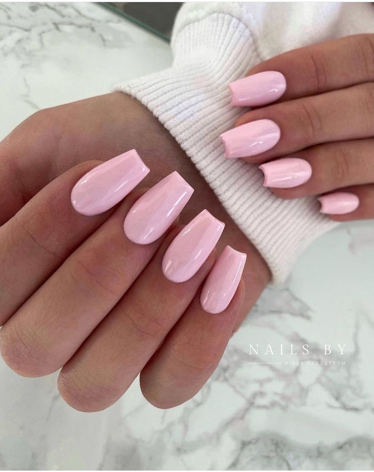 Light Pink Nail Art, Ballerina Pink Nails, Milky Pink Nails, Pink Sparkly Nails, Pink Black Nails, Subtle Glam, Pastel Pink Nails, Kutek Disney, Milky Pink