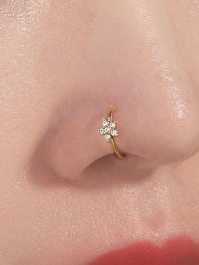 Nose Pin Gold, New Gold Jewellery Designs, Light Jewelry, Antique Jewelry Indian, Beautiful Smile Women, Jewelry Lookbook, Gold Jewellery Design, Nose Piercing, Stylish Jewelry