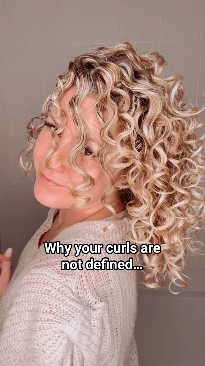 Common Styling Mistakes⤵️⁣⁣ ⁣⁣ If you are blessed with curly hair, you know the struggle of never knowing what your hair is going to look… | Instagram Curl Defining Mousse, Curly Hair Style, Natural Curly Hair Cuts, Fine Curly Hair, Medium Length Curly Hair, Wet Hands, Curl Defining, Haute Hair, How To Curl Short Hair