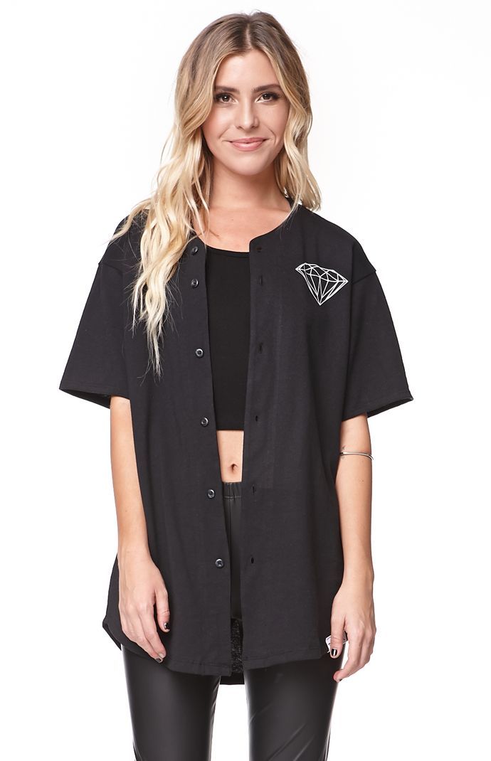 A PacSun.com Online Exclusive! The women's Holiday Collection Baseball Jersey by Diamond Supply Co for PacSun.com offers chic sporty style with a v-neckline and button up front. The fabric is super soft for a comfortable fit. Wear this t-shirt with our denim or joggers this season!	27" length	7" sleeve length	Measured from a size small	Model is 5'9" and wearing a small	50% cotton, 50% polyester	Machine washable	Made in USAThe Baseball Jersey is from our 12 Days of Christmas ... Baseball Shirt Outfit, Baseball Jersey Outfit, One Direction Shirts, Jersey Outfit, Diamond Supply Co, Diamond Supply, 12 Days Of Christmas, Baseball Jersey