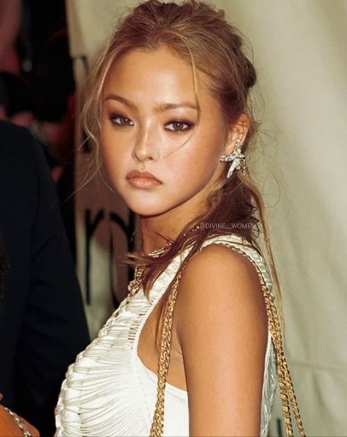 Long Sleeve And Skirt Outfits, Devon Aoki Makeup, Travel Aesthetic New York, Devon Aoki Icon, Summer Nail Inspiration, Aesthetic Chanel, 2 Fast 2 Furious, Fast 2 Furious, Sunset Skies