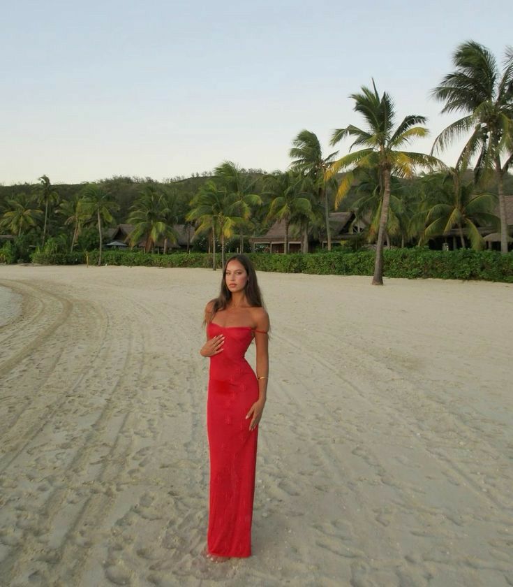 Vacation Dinner Outfit, Olivia Mathers, Summer Picture Poses, European Summer Outfits, Vacay Outfits, Red Dress Maxi, Foto Ideas Instagram, Dinner Outfits, Dress Picture