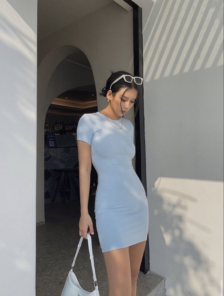 City Poses, Bodycon Dress Outfit, Blue Bodycon Dress, Looks Country, Outfit Korean, Color Combinations For Clothes, Dress Aesthetic, Body Con Dress, Teenager Outfits