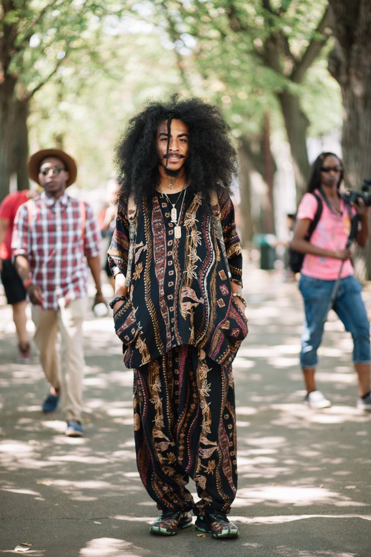 Afro Punk Outfits, Afropunk Festival, Hippy Fashion, Afro Punk Fashion, Black Hippy, Moda Hippie, Boho Inspo, Afrocentric Fashion, Punk Rock Outfits