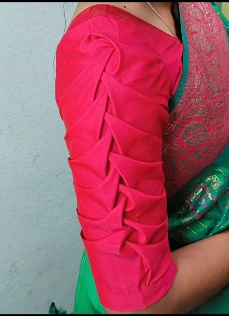 Basic Blouse Designs, Patch Work Blouse Designs, Cotton Blouse Design, Latest Blouse Designs Pattern, New Saree Blouse Designs, Traditional Blouse Designs, Latest Model Blouse Designs, Fashionable Saree Blouse Designs, Cutwork Blouse Designs