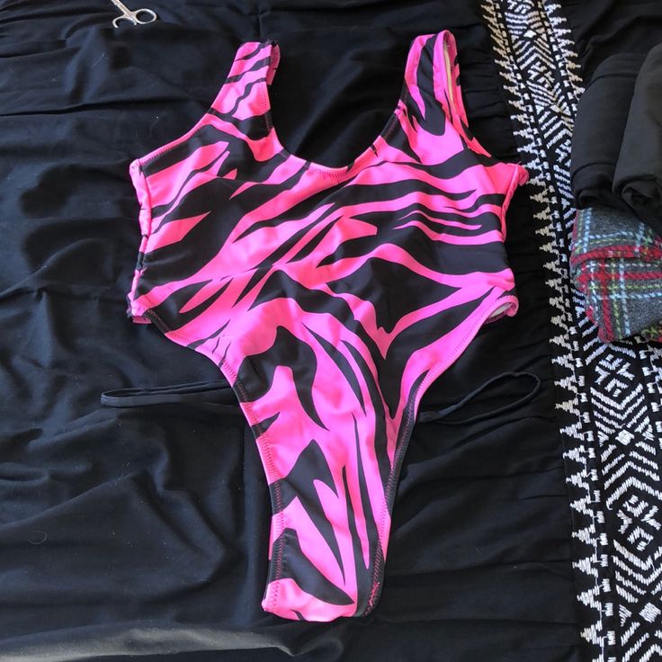 Sexy One-Piece Tiger Striped Swimsuit, Tags Removed, But Unworn, Sizes S & M, Great Condition. Vibrant Multicolor One-piece Swimwear, Pink V-neck One-piece Beachwear, Stretch Leopard Print One-piece Swimwear, Pink V-neck One Piece Beachwear, Mermaid Swimsuit Tail Amazon.com, Striped Swimsuit, Tiger Stripes, Pink Black, One Piece Swimsuit