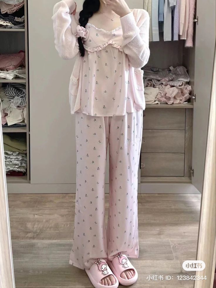 Pink Kawaii Pajamas, Coquette Outfit Pajamas, Pink Pijama Aesthetic, Hello Kitty Sleepwear, Coquette Pajamas Aesthetic, Cute Aesthetic Pjs, Cute Pijamas Coquette, Cute Sleepwear Korean, Cute Chinese Outfits