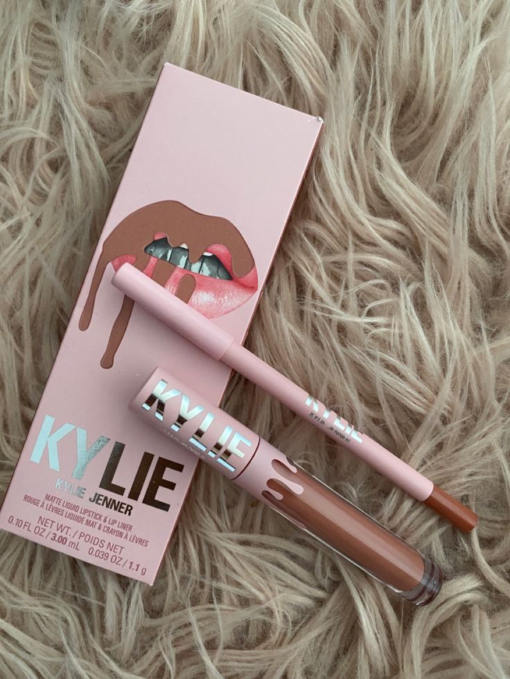 Kylie Cosmetics Lip Kit, Kylie Makeup Products, Kyle Cosmetics, Kylie Gloss, Kylie Jenner Lip Kit, Jenner Makeup, Kylie Makeup, Kylie Lips, Kylie Lip Kit