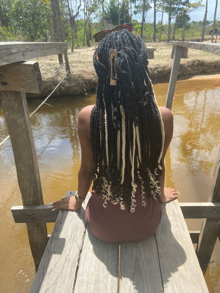 Peek A Boo Box Braids Black And Blonde, Black Braids With Blonde Underneath, Peak A Boo Locks, Peak A Boo Braids Blonde, Blond Peak A Boo, Black And Blonde Box Braids Peek A Boo, Knotless Braids Peak A Boo, Peak A Boo Boho Braids, Blonde Peek A Boo Braids