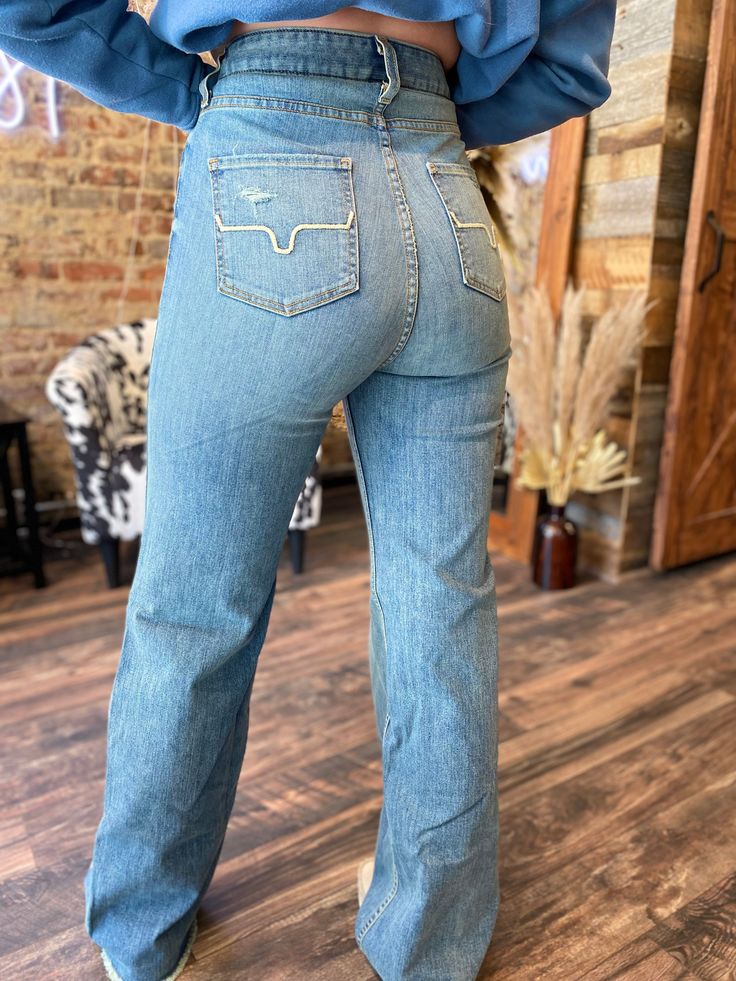 Kimes Ranch Olivia Wide Leg Cute Fall Jeans, Country Jeans Outfit, Olivia Kimes Jeans Outfit, High Waisted Bootcut Jeans Outfit, Kimes Jeans Outfits, Kimes Ranch Olivia Jeans Outfit, Olivia Kimes Jeans, Kimes Ranch Jeans Outfit, Sevens Jeans