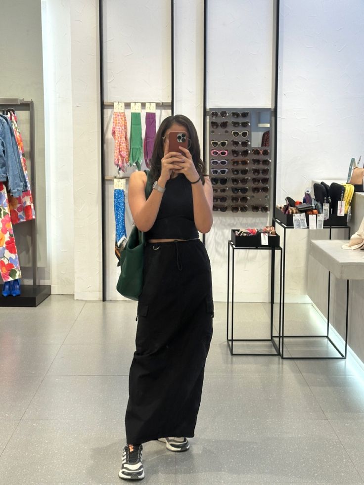 Maxi skirt black maxi skirt cargo skirt cafgo maxi skirt all black outfits #maxiskirts #allblackoutfit #maxidressoutfit #maxi #skirt #skirtoutfit #cargo#cargoskirt #cargopantsoutfit Black Cargo Maxi Skirt Outfit, Maong Skirt Outfit, Maxi Cargo Skirt Outfit, Cargo Maxi Skirt Outfit, Black Cargo Skirt Outfit, Cargo Skirt Black, Maong Skirt, Gorpcore Outfit, Black Cargo Skirt