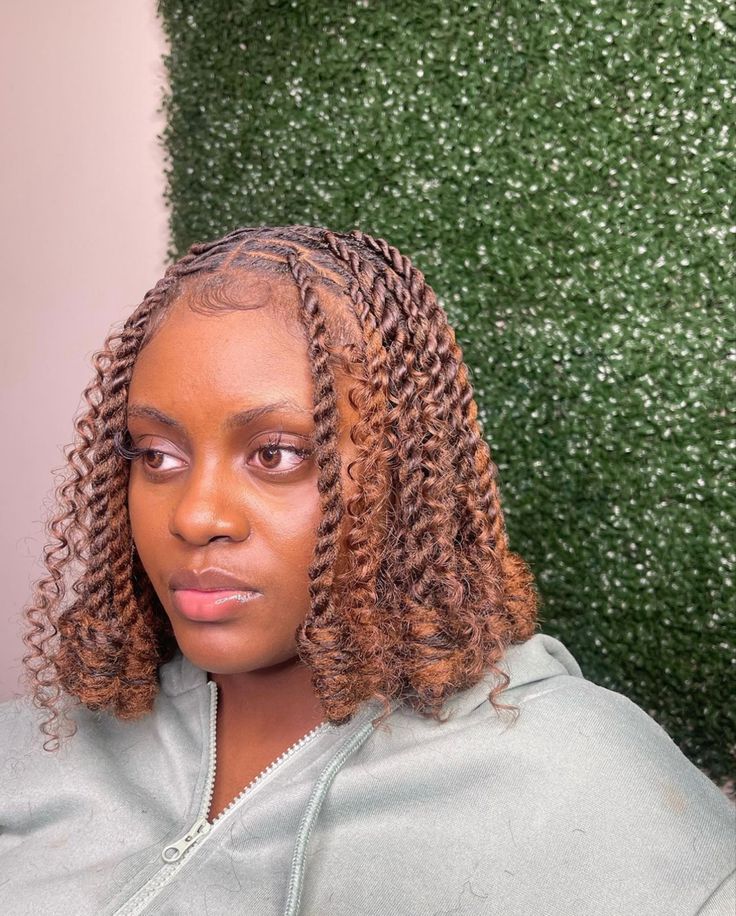 Invisible Goddess Locs, Invisible Locs With Color And Curls, Ginger Twist Braids Hairstyles, Colored Invisible Locs, Goddess Invisible Locs, Invisible Locs Color, Ginger Invisible Locs, Style Invisible Locs, Invisible Locs With Color