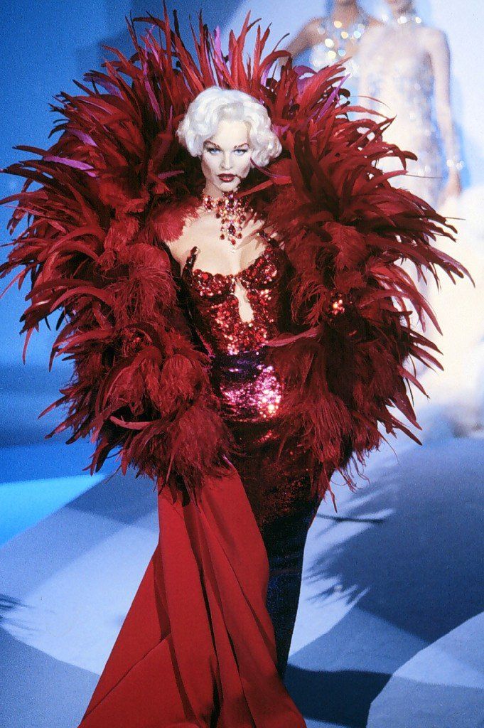 Mugler 90s, Burlesque Costumes, 90s Runway Fashion, Runway Fashion Couture, Thierry Mugler, 인물 사진, Runway Collection, Couture Fashion, Pretty Dresses