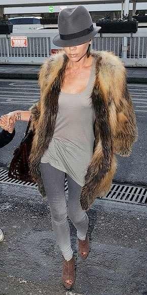 #xMalibuBarbiex Stella Mccartney Jeans, Beckham Style, Victoria Beckham Style, Victoria B, Hat Outfit, Winter Street, Style Winter, Miranda Kerr, Fur Fashion