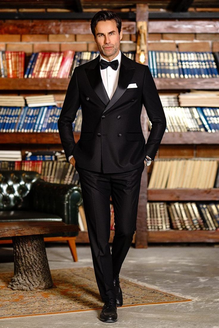 Modern Tuxedo Wedding, Black Tuxedo Wedding, Double Breasted Tuxedo, Suit Stores, Slim Fit Suit Men, Classic Tuxedo, Slim Fit Tuxedo, Black Tux, Dress Suits For Men