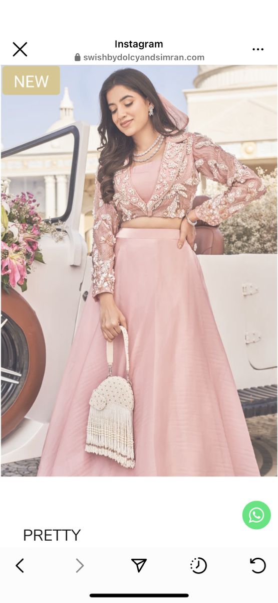 Blouse Designs For Girls Lehenga, Pink Indowestern Outfits, Crop Top Skirt Indian, Outfits For Wedding Functions, Crop Top Lehenga Wedding, Croptop Lehenga Designs, Stylish Lehenga Designs, Ghagra Blouse, Brown Lehenga