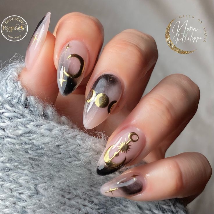 Moon And Stars Nail Art, Witch Nails Designs, Astrology Nail Art, Moon And Stars Nails, Occult Nails, Tarot Nails, Capricorn Nails, Black And Gold Nails, Stars Nails