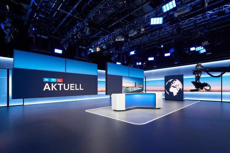 RTL aktuell News Studio - the result of two years of development by Veech x Veech and @rtl_com.
From September 2022 on, the news family "RTL aktuell" and "RTL Nachtjournal" together with the magazine programmes "Punkt 6/7/8" and "Punkt 12" will be produced within a single studio using a dynamically configurable 360° multimedia environment enhanced by a programmable, robotically controlled architectural interface. News Studio Design, News Set Design, News Broadcast, Tv Set Design, Virtual Studio, Sales Desk, Tv Set, Tv Design, Tv Sets