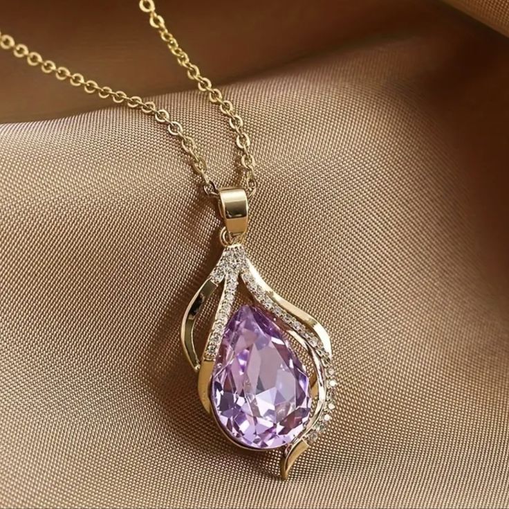 New Gold Necklace Amethyst Stone Gold Purple Jewelry, Purple Gold Jewelry, Elegant Lavender Amethyst Crystal Necklaces, Elegant Purple Clavicle Chain Necklace, Elegant Lavender Amethyst Crystal Necklace, Elegant Lavender Crystal Necklace, Purple Diamond Necklace, My Little Pony Outfits, Amethyst Jewelry Necklace