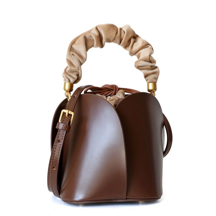 Flower bucket bag - Dazpy Flower Bucket, Bucket Handbags, Mini Bucket Bags, Lv Bags, Brown Handbag, Leather Flowers, Caramel Color, Leather Bucket Bag, Leather Bucket