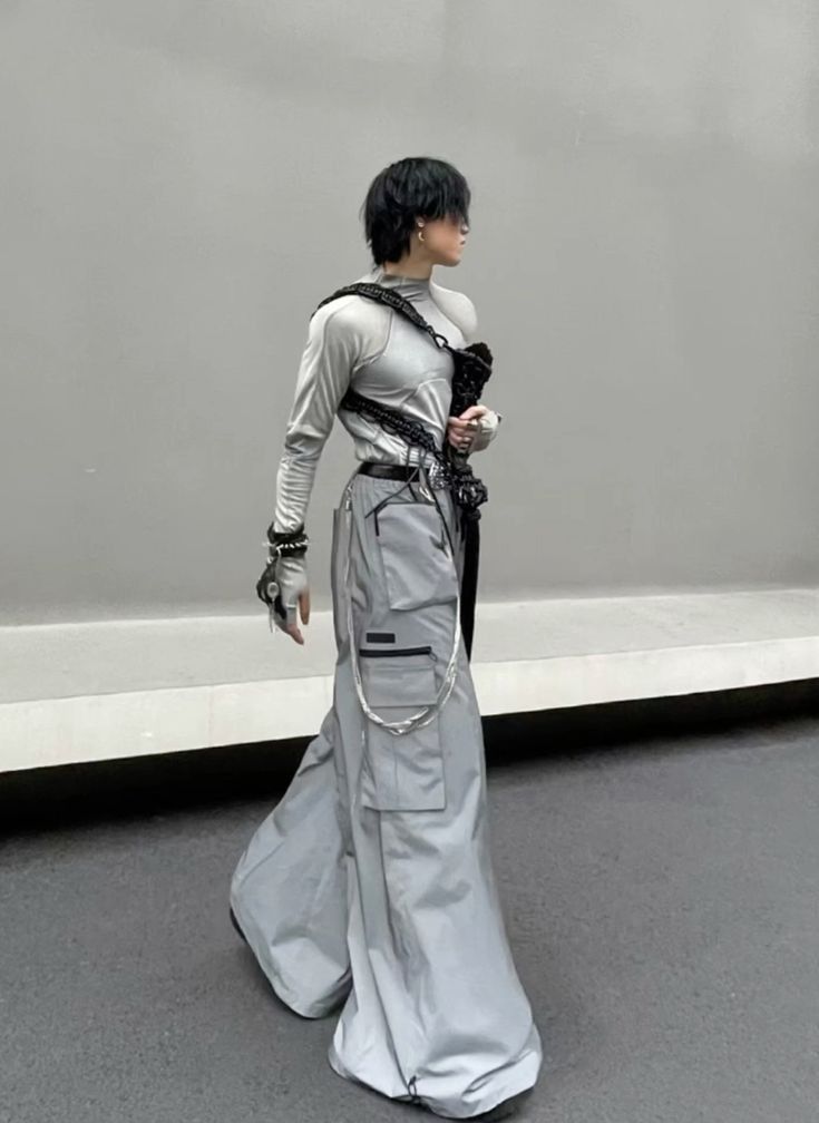 Douyin Men Fashion, Cyberpunk Outfit Male, Futuristic Fashion Male, Futuristic Streetwear, Cyberpunk Outfit, W Pictures, Kpop Fashion Men, Types Of Aesthetics, Gender Fluid Fashion