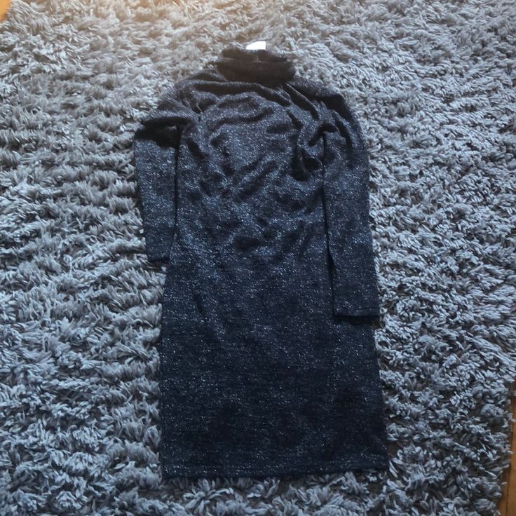 Long Sleeve H&M Sparkle Turtleneck Dress Size Small H&m Dress Sparkly, Fitted Sequin Dresses From H&m, H&m Sweater Dress, Grey Turtleneck Sweater Dress, H&m Silver Sequin Dress, Turtleneck Dress, Silver Sparkle, H M Dresses, Hm Dress