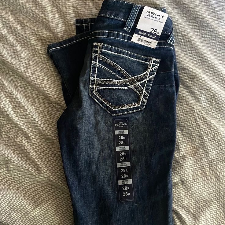 Brand New With Tags Ariat Woman’s Jeans Size 28 Regular Country Jeans Womens, Ariat Jeans Outfit, Cinch Jeans Women, Western Jeans Womens, Jeans Western, Arait Jeans, Ariat Outfit Women, Ariat Jeans Womens Outfit, Ariat Womens Jeans